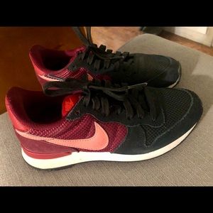 Nike Internationalist sz 5.5 excellent condition!!